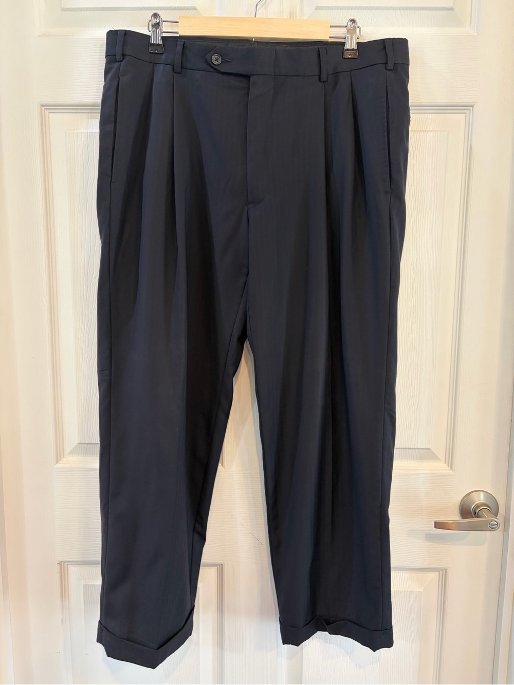Vintage Men's Black Two-Piece Suit - Picture 8 of 10